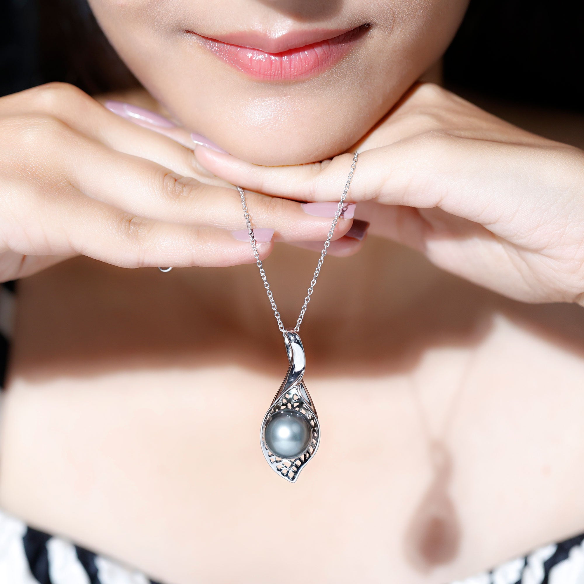 Leaf Inspired Black Pearl Pendant Necklace in Silver - Rosec Jewels