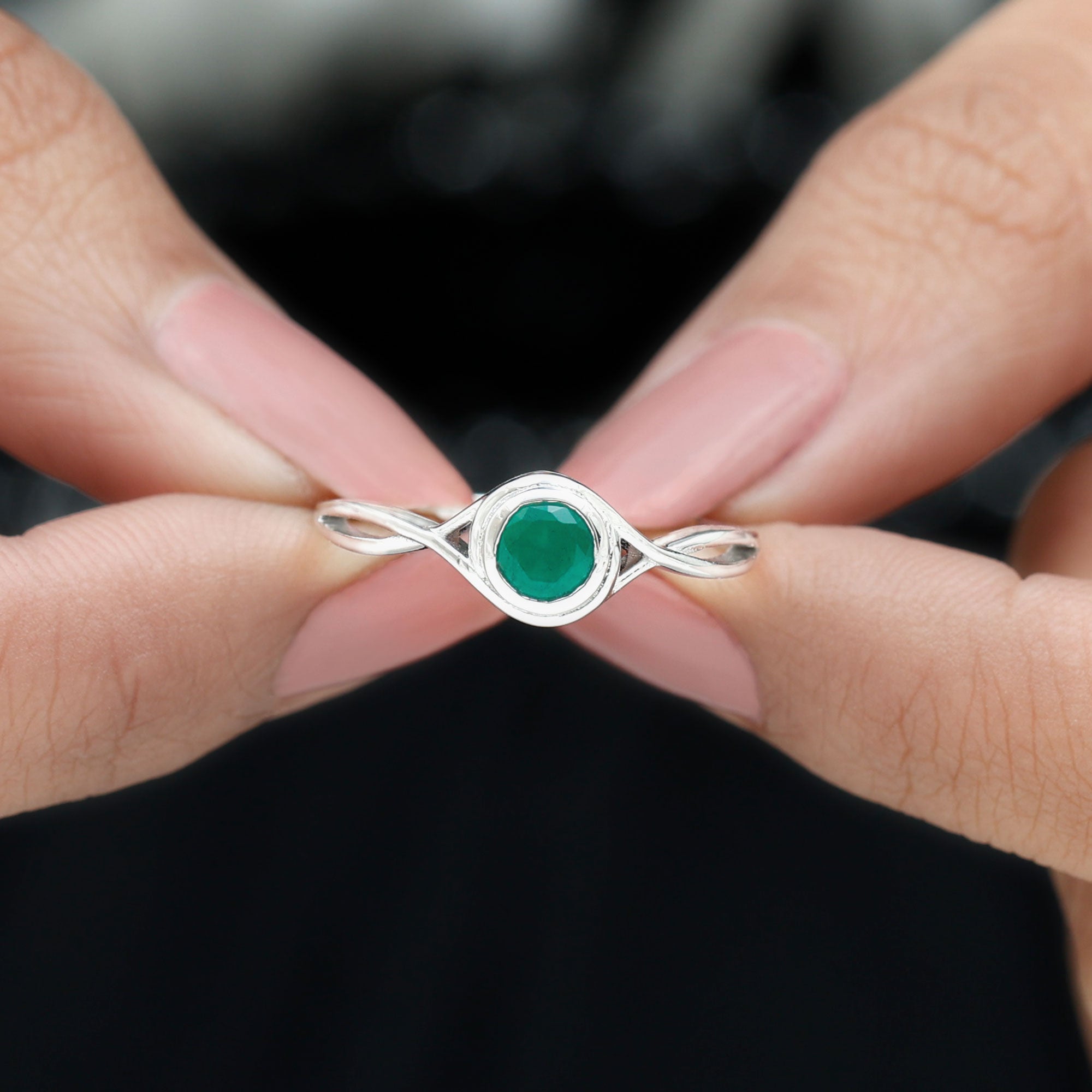 5 MM Round Cut Solitaire Emerald Ring in Bezel Setting with Crossover Shank Emerald - ( AAA ) - Quality - Rosec Jewels